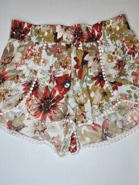 Love Tree Floral High Waisted Shorts Pom Pom Trim Multicolor Juniors Size Medium
